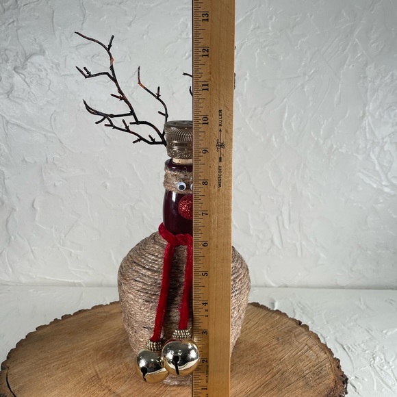 *Limited Edition Reindeer Holiday Decorative Bottle - Picture 8 of 8
